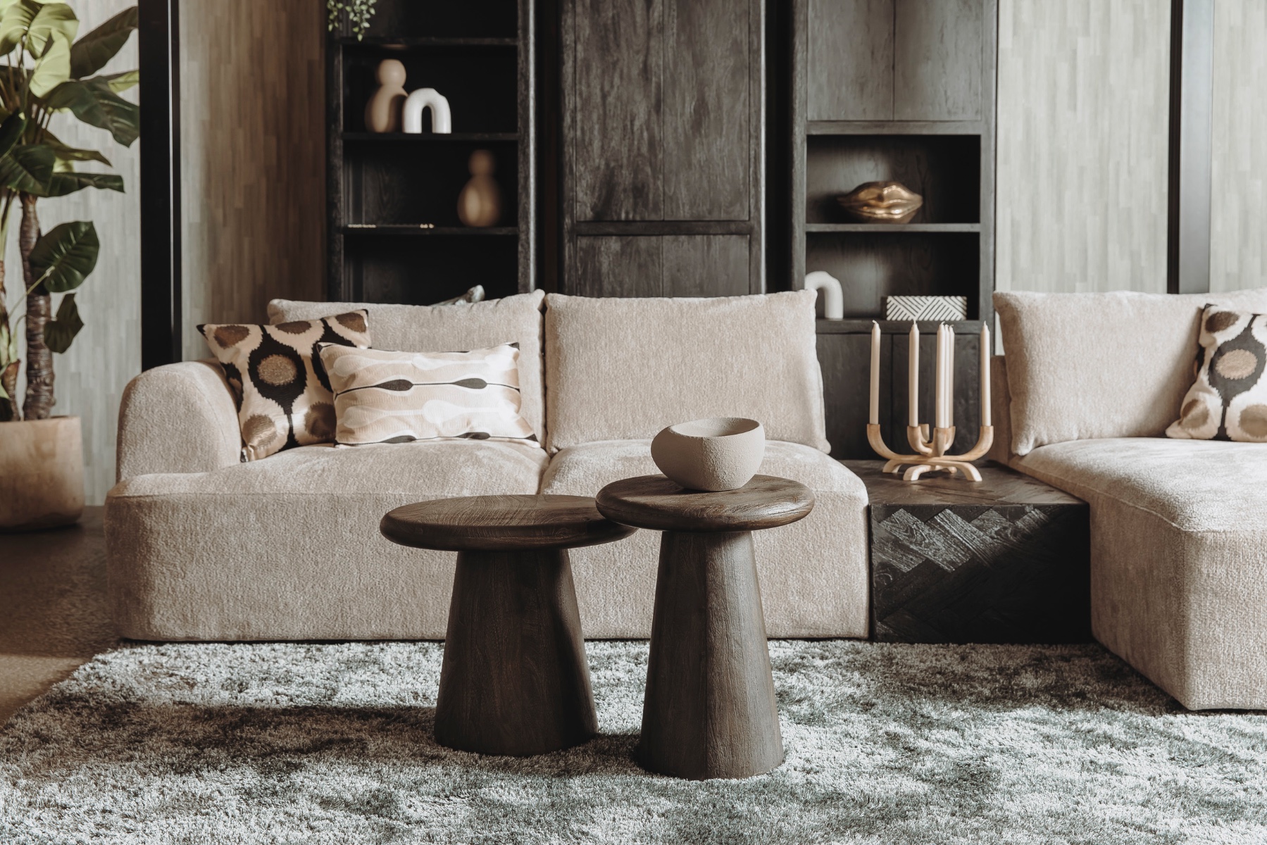 Canterbury | 2,5-zits + chaise lounge (293 x 170 cm) | Color = mona 110 grey white - view 3