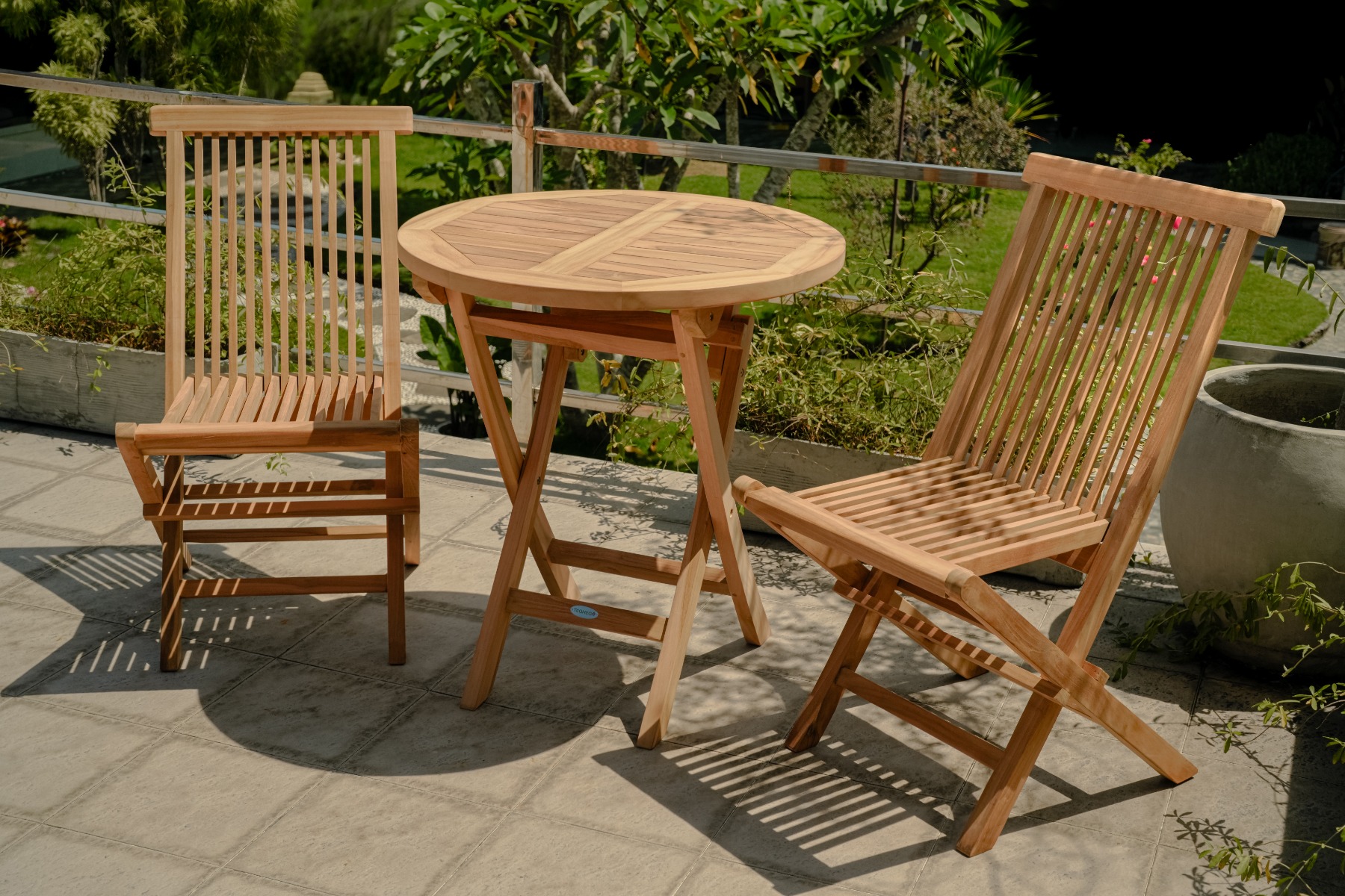 Teakea tuinset met 2 inklapbare teakstoelen en ronde klaptafel Ø70 cm – compacte teak tuinset voor balkon of kleine tuin - alternate view