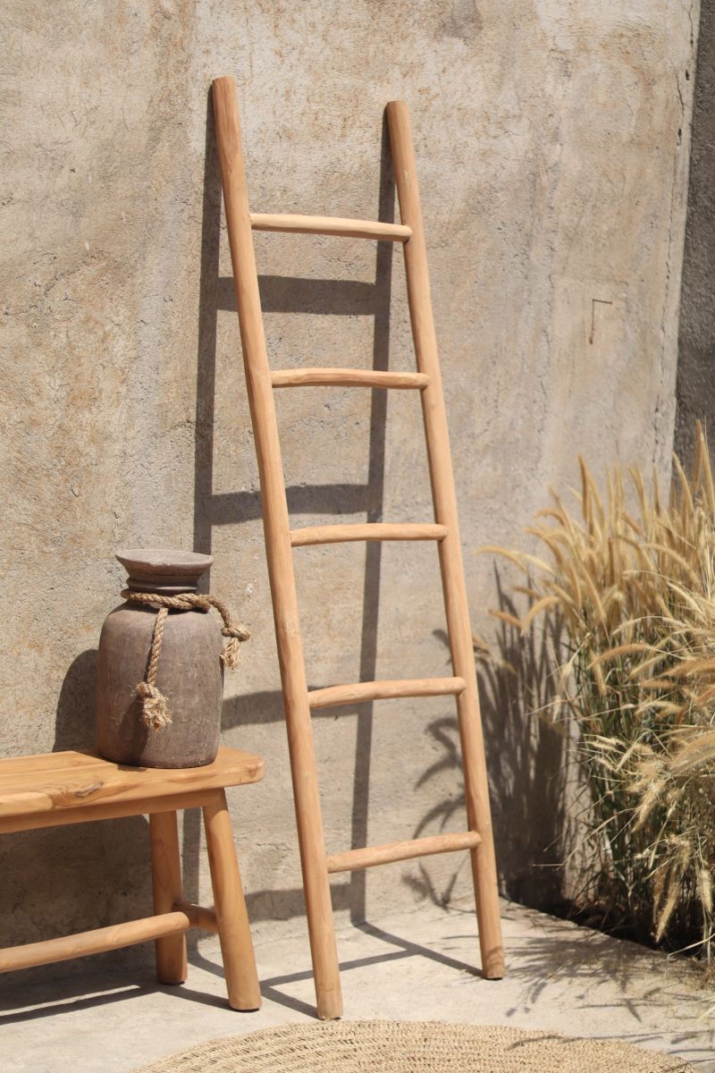 Naturel teak decoratieladder met doek over de spoort, tot 25 kg per spoort belastbaar - view 3