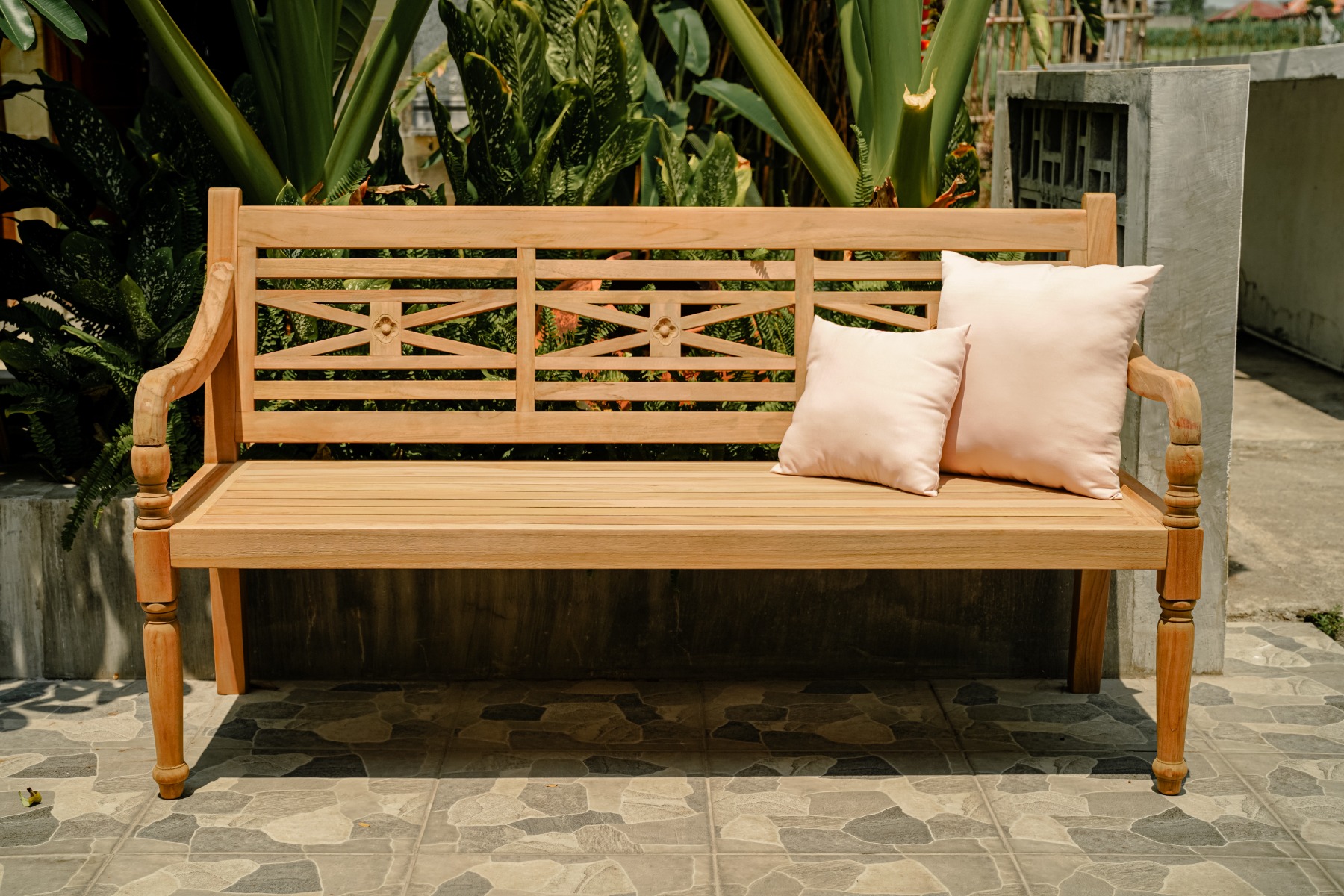Teak Station Bank Batavia van 150 cm, gemaakt van gerecycled teakhout, in natuurlijke teak kleur, geschikt voor drie personen, ideaal voor tuin of terras. - alternate view
