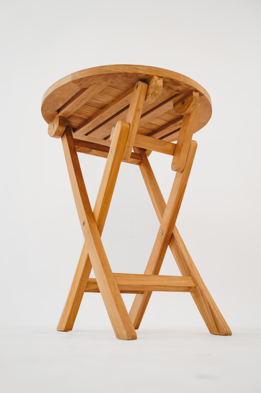 Deze bistroset creëert een intieme en rustgevende koffiehoek, perfect voor kleine terrassen of een zonnige plek in de achtertuin. De combinatie van warm teakhout en zachte texturen straalt een tijdloze, landelijke elegantie uit die uitnodigt tot lange och - view 4