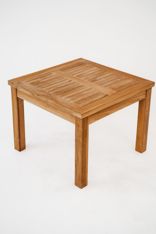 Robuust teakhouten bijzettafeltje voor de tuin, met een afmeting van 60 cm in lengte en breedte en 45 cm in hoogte. Het tafeltje heeft een vierkant bovenblad en is vervaardigd uit duurzaam teakhout met een rijke, natuurlijke bruine kleur en zichtbare hout - view 4